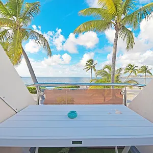 Deja Blue - Comfortable Beachfront Appartement